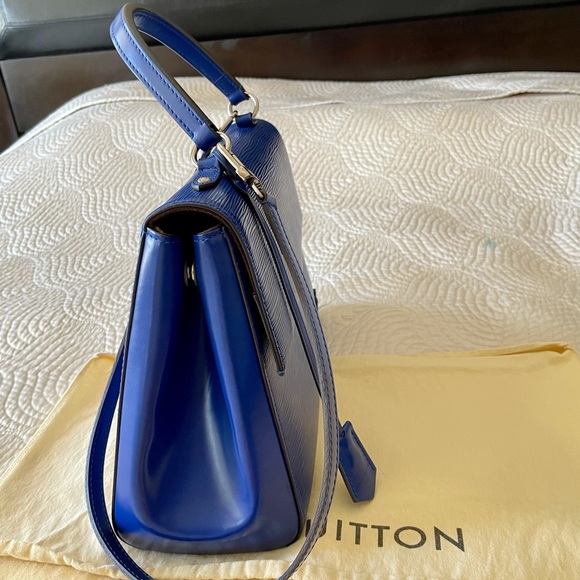 Louis Vuitton Cluny MM bag - Picture 5 of 16